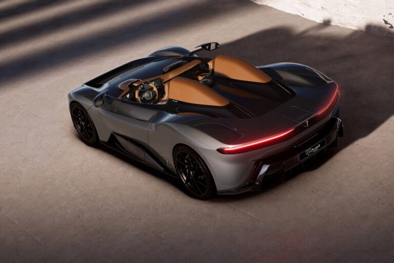 pininfarina-cree-des-versions-inspirees-par-bruce-wayne-25813-4.jpg