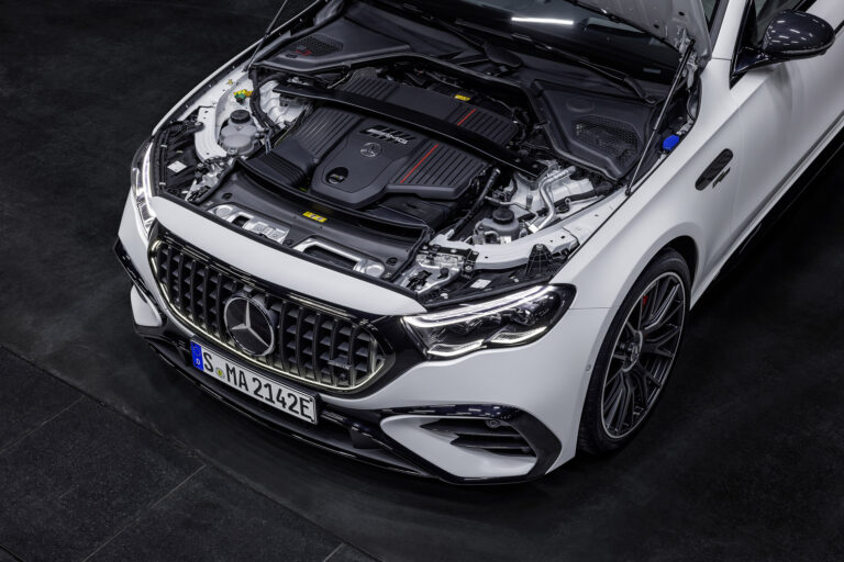 mercedes-classe-e-berline-w214-53-amg-hybrid-4matic-plus-585-ch-141753-1.jpg